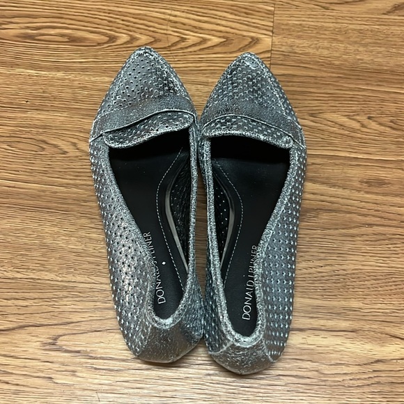 DONALD J PLINER Women's Ava Pointed Toe Metallic Loafers Silver Size 8M - Picture 8 of 12